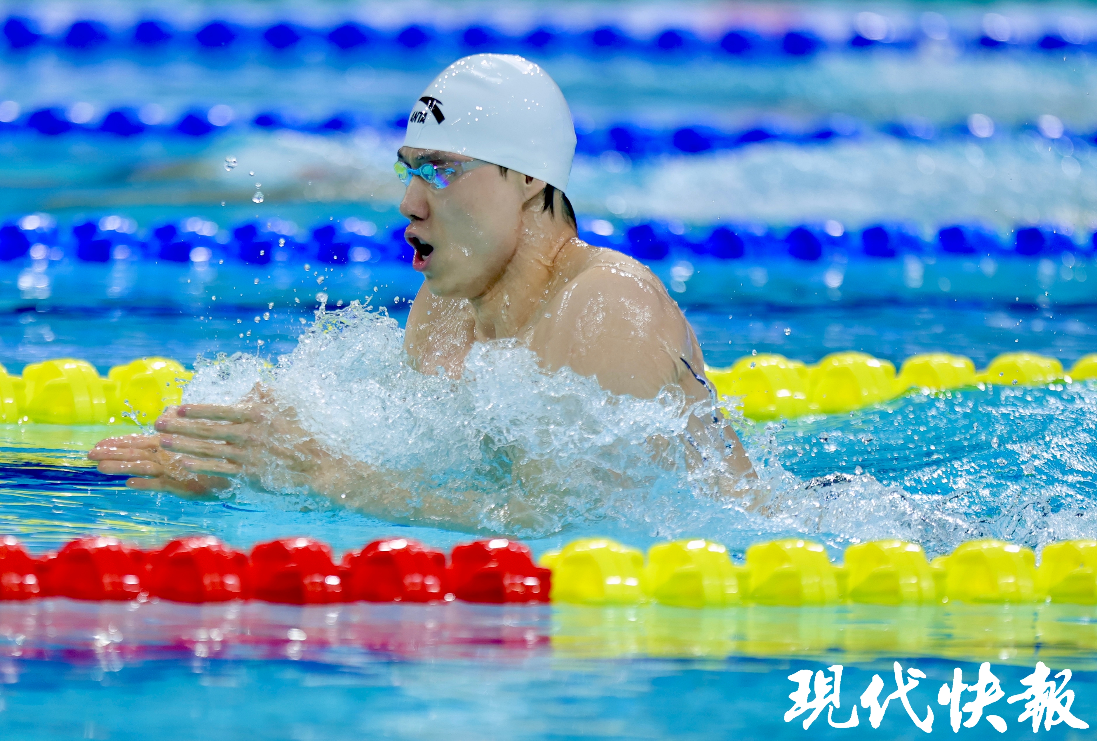 十五运游泳男子200米蛙泳,上海覃海洋获得金牌