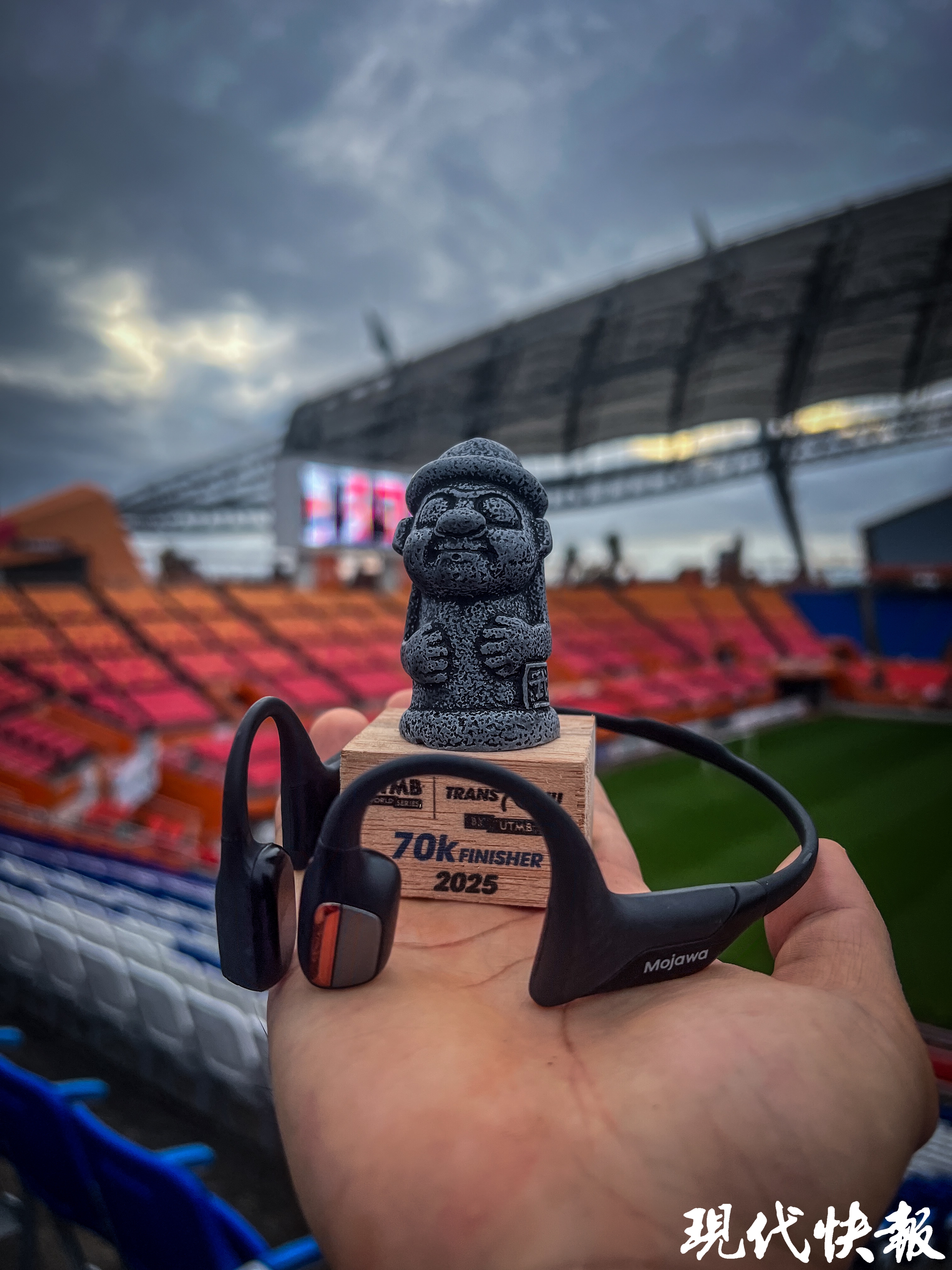 头戴式智能运动专业骨传导耳机