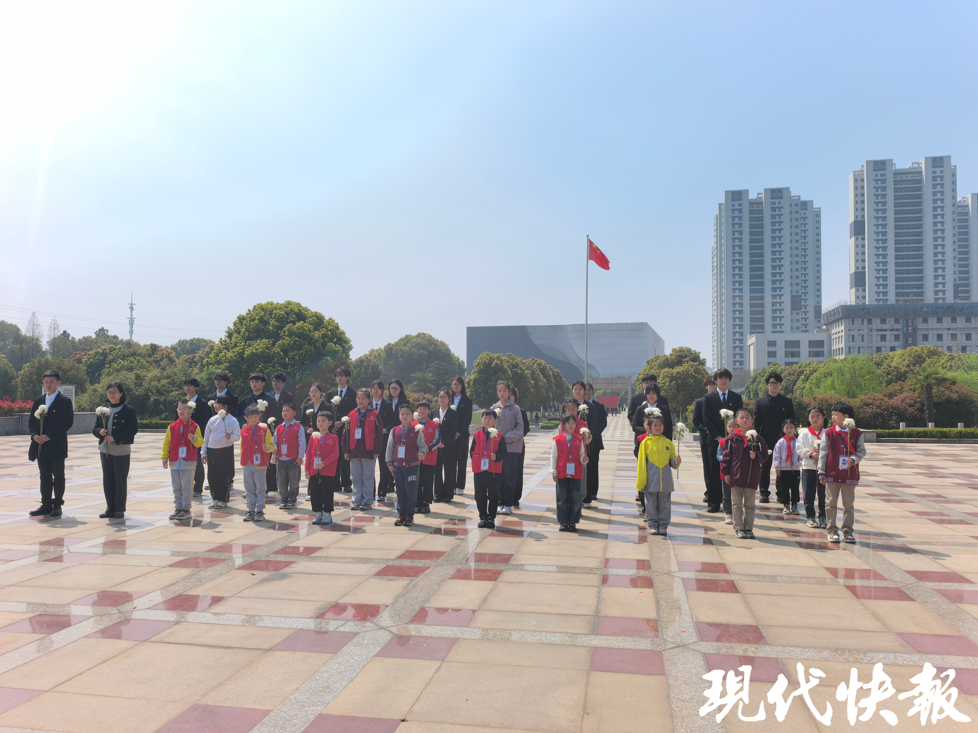 现代快报：清明追思寄英烈，薪火相传承精神